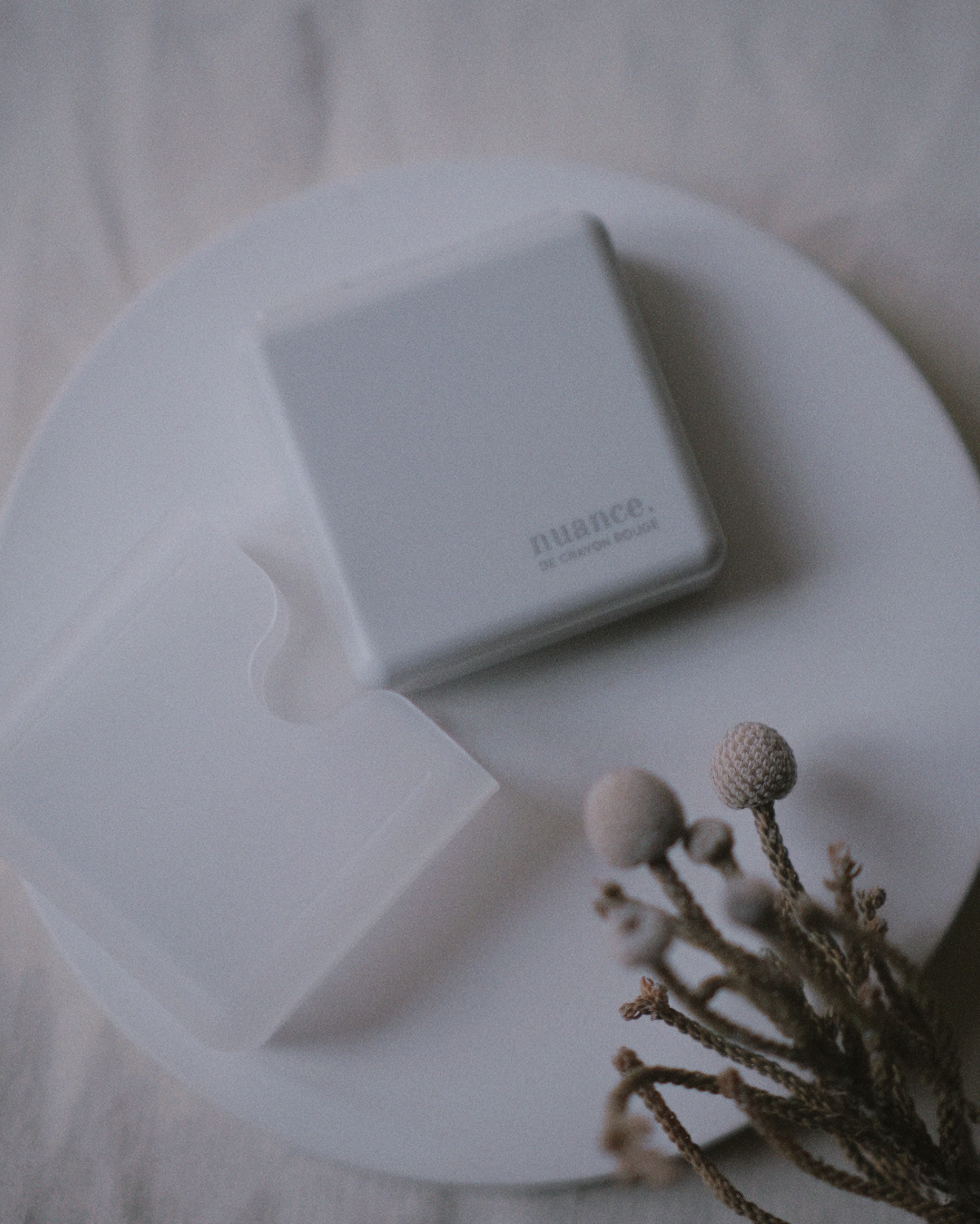 Набор акварели nuance Watercolour Essentials 9 цветов карманная палитра-трансформер жемчужно-серый 1440₽